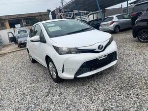 Toyota Vitz 2014 White