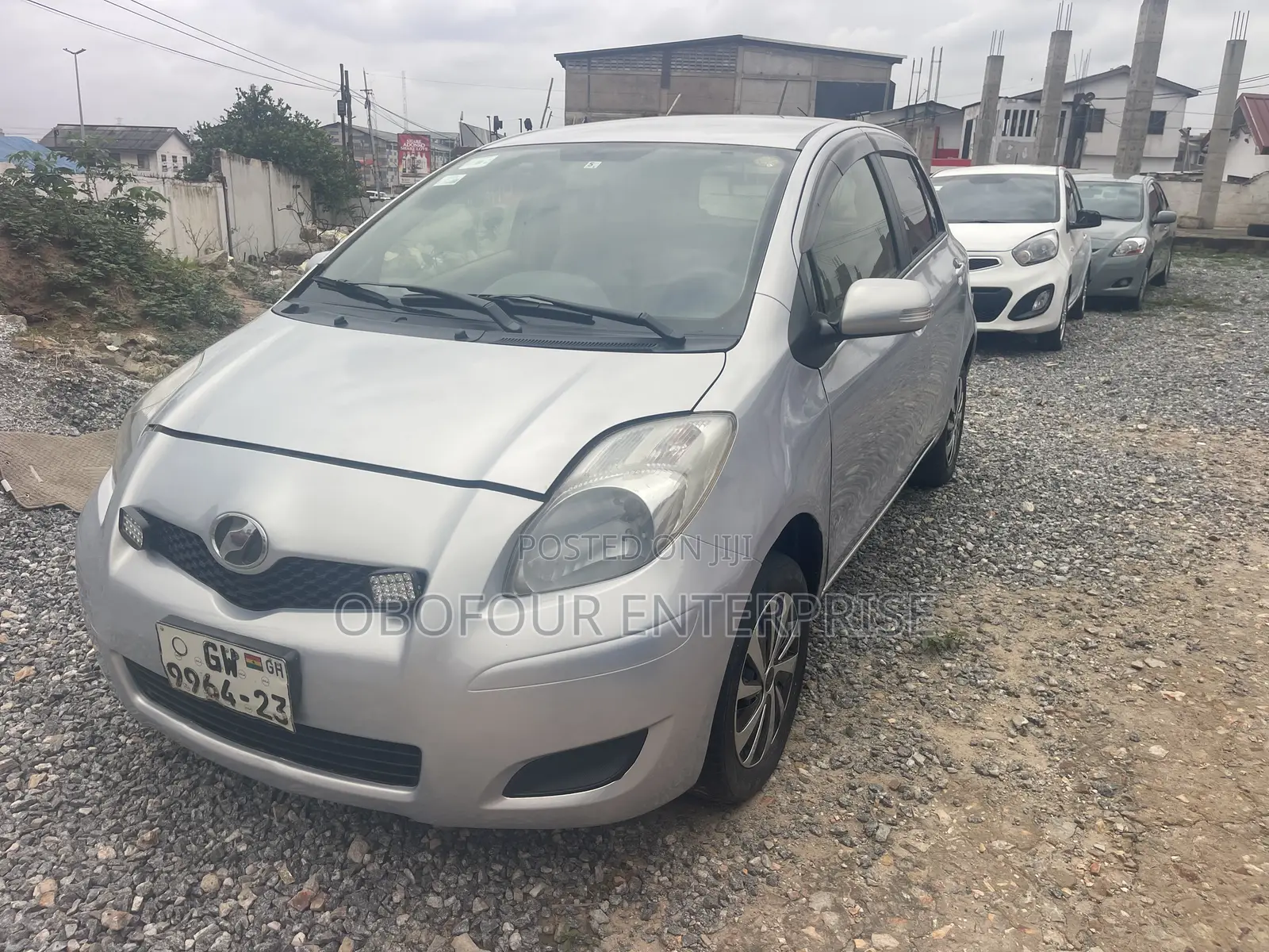 Toyota Vitz 1.5 FWD 5dr 2010 Silver