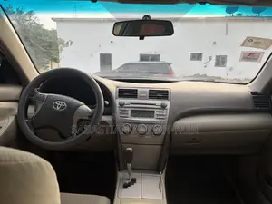 Toyota Camry LE 4dr Sedan (2.5L 4cyl 6AM) 2010 Blue