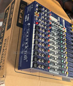 Soundcraft EFX8 8-Channel Analog Mixer