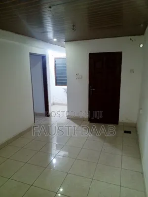 1bdrm Apartment in Chamber And Hall, Circle Station Area for rent