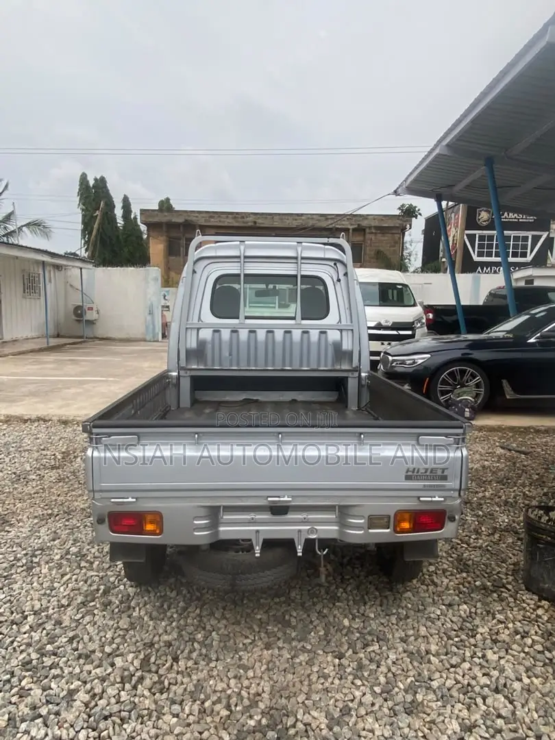 Daihatsu Hijet 2012 Silver