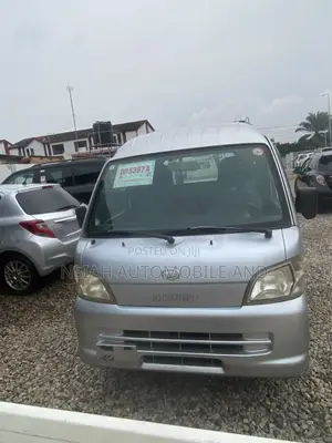 Daihatsu Hijet 2012 Silver