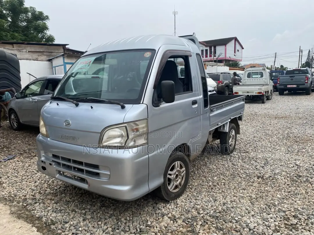 Daihatsu Hijet 2012 Silver
