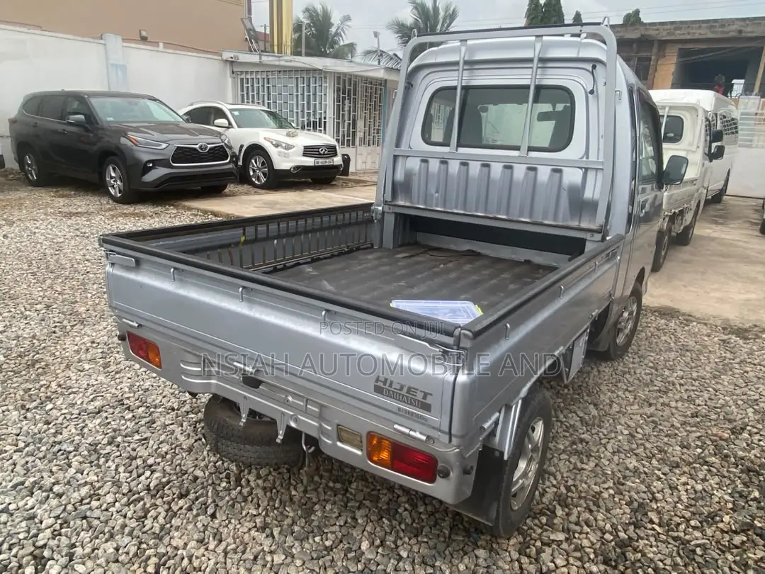 Daihatsu Hijet 2012 Silver