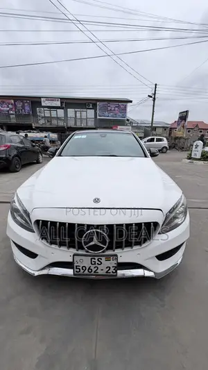 Mercedes-Benz C300 2015 White
