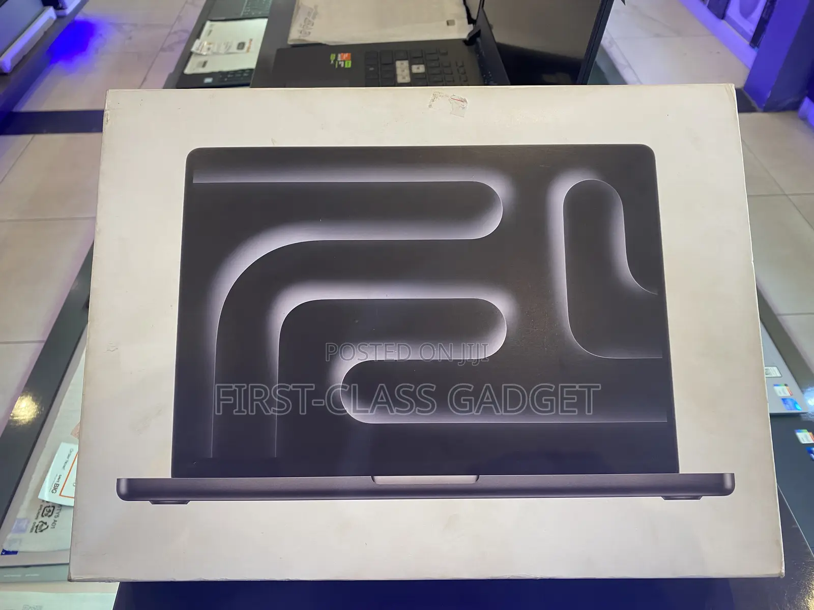 New Laptop Apple MacBook Pro 24GB Apple M5 SSD 1T