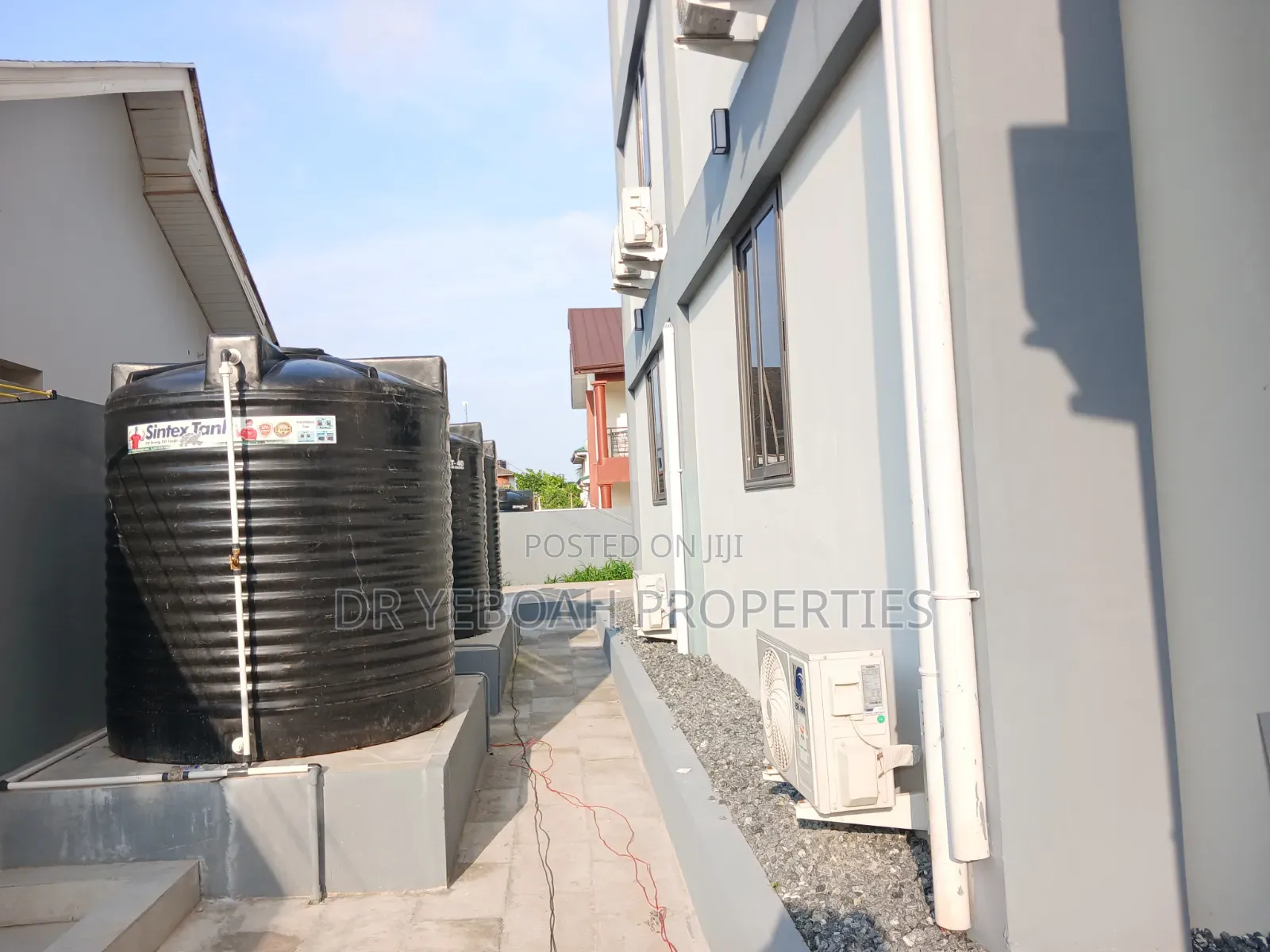 2bdrm Apartment in Spintex Road Manet:- for rent