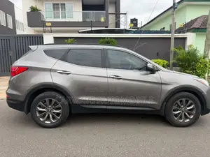 Hyundai Santa Fe Limited 4dr SUV AWD (3.3L 6cyl 6A) 2014 Brown