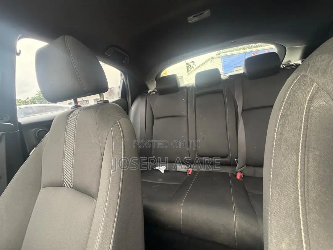 Honda Civic LX Hatchback 2018