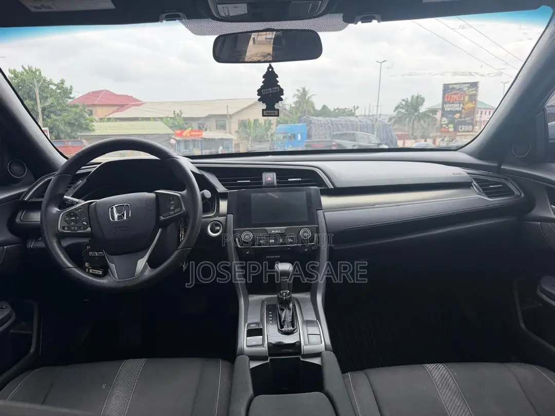 Honda Civic LX Hatchback 2018
