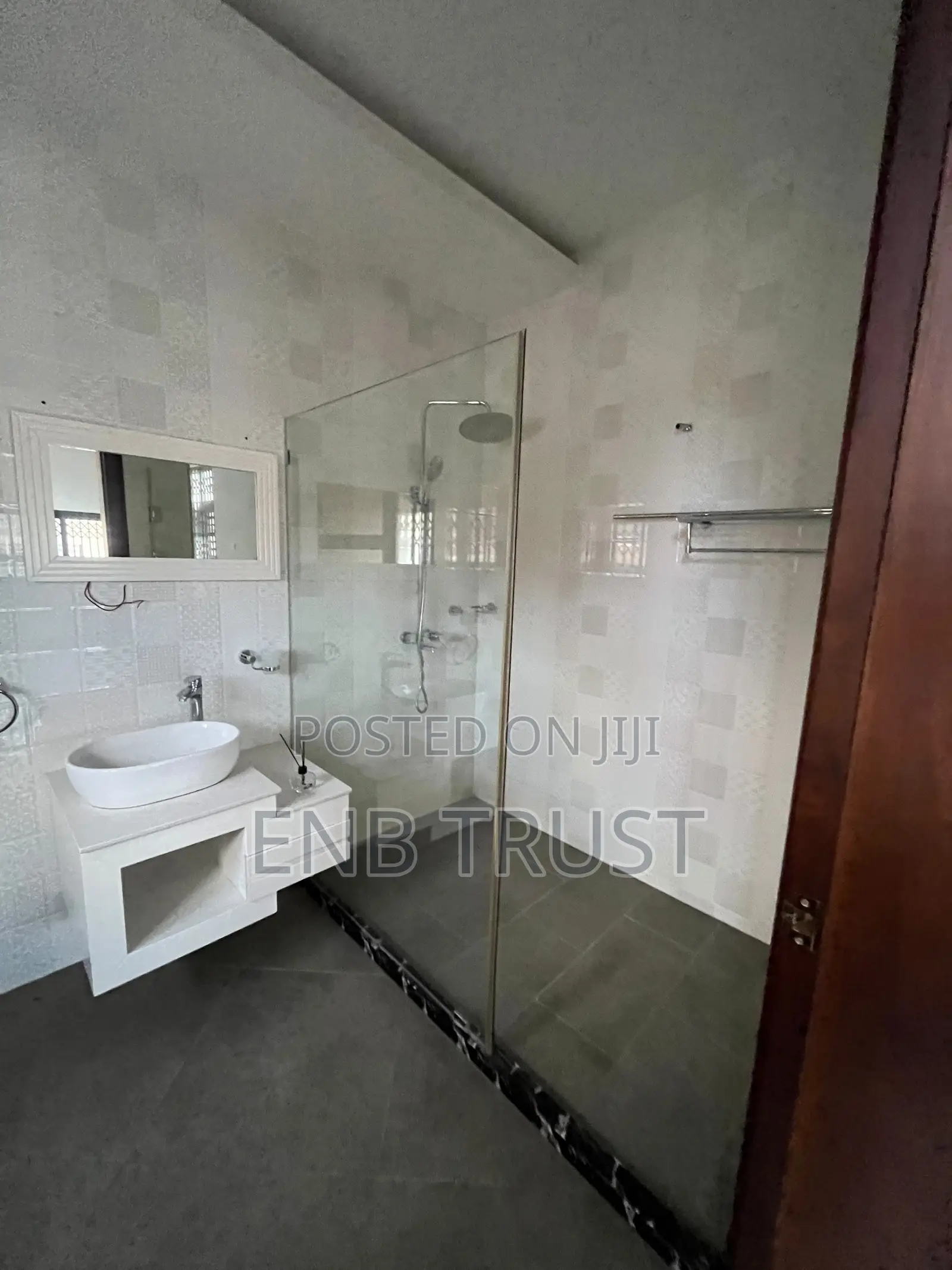 4bdrm Duplex in East Legon, A&C Mall Area for sale