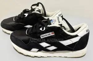 Reebok Classic Sneakers Size 37 Black White Slightly Used