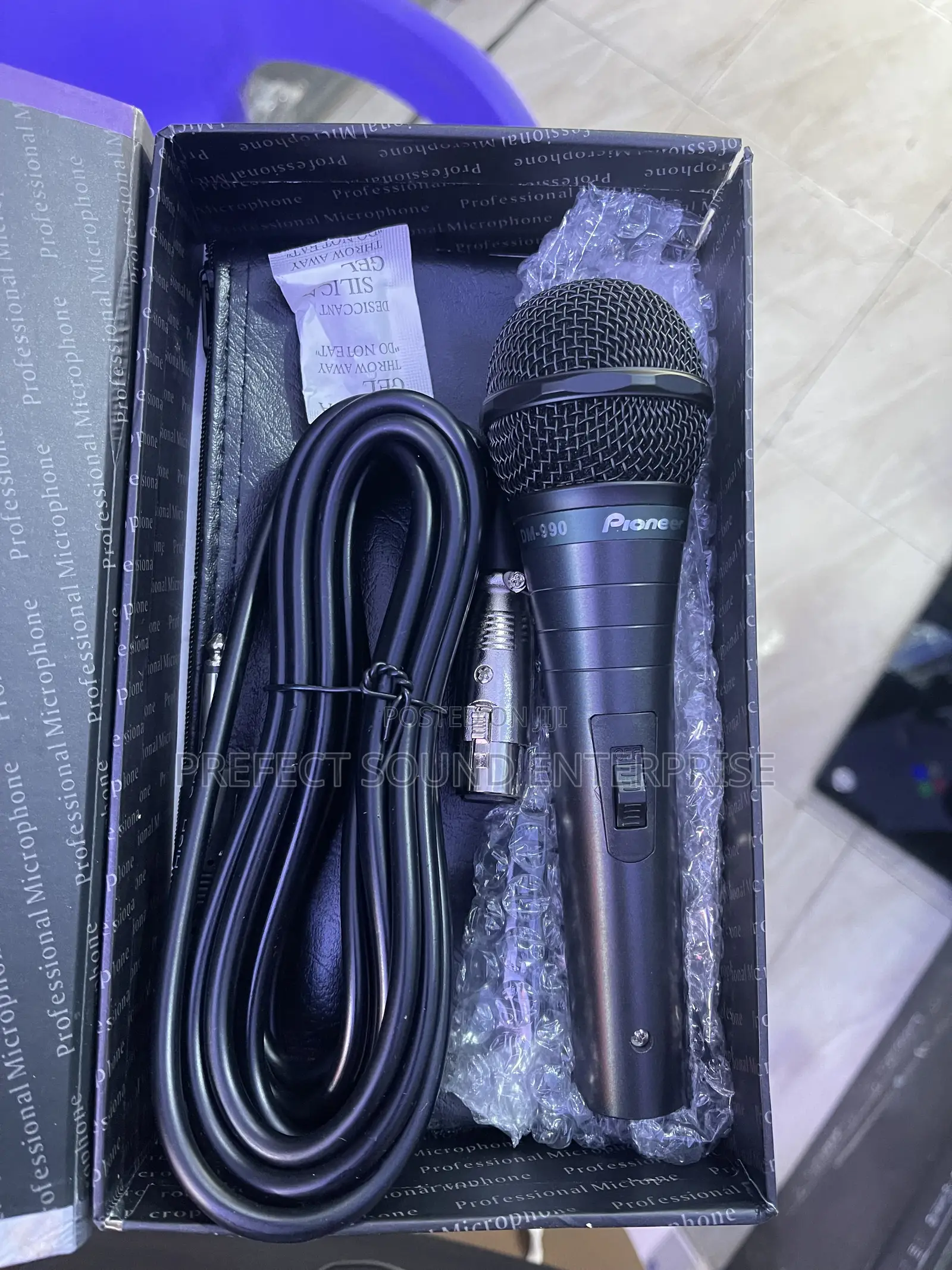 Pioneer Professional Dynamic Microphone