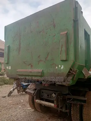 Sinotruk HOWO Tipper Truck 2015 Green for Sale