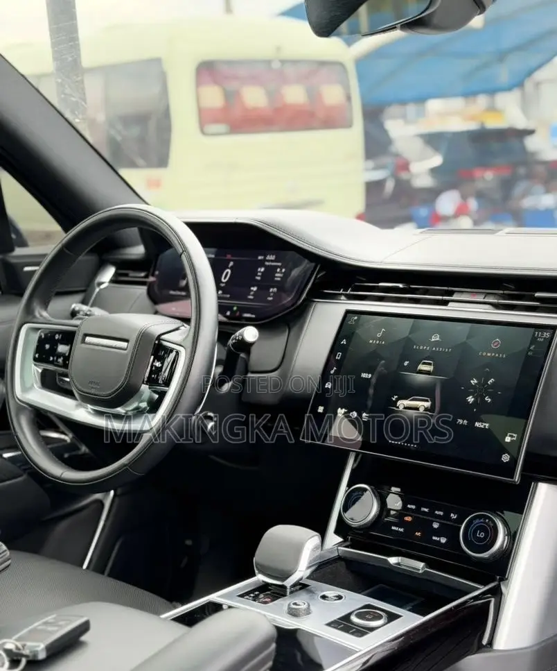 Land Rover Range Rover Vogue 2023 Silver