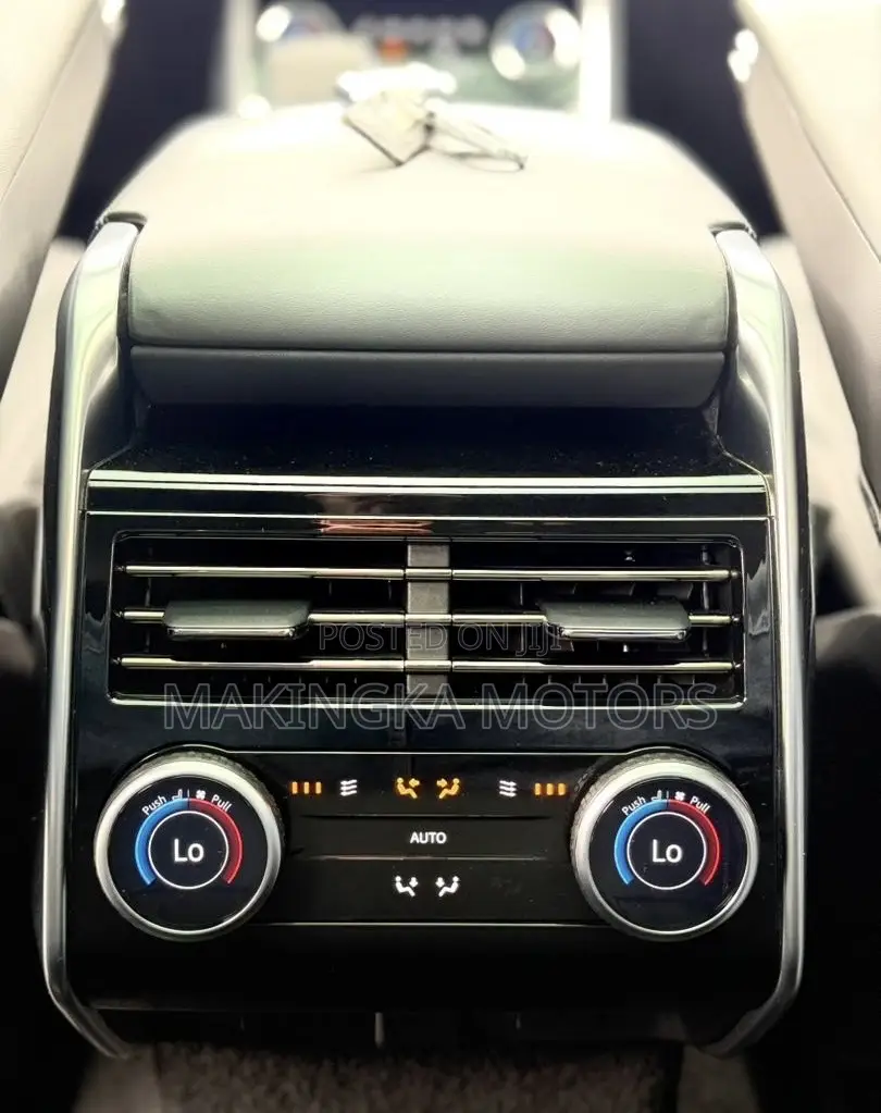Land Rover Range Rover Vogue 2023 Silver
