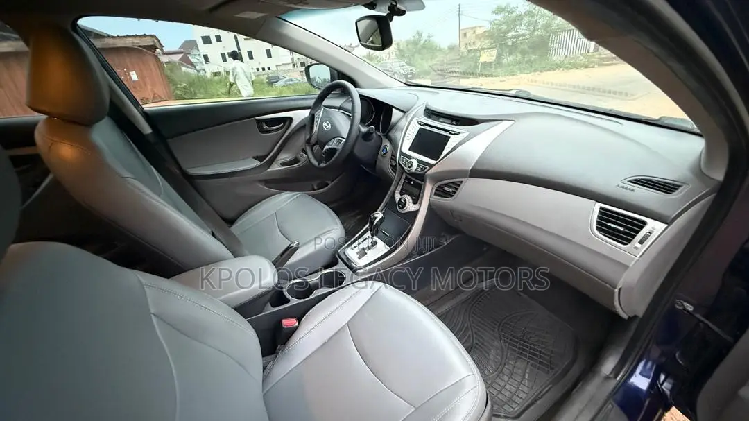 Hyundai Elantra SE Coupe FWD (1.8L 4cyl 6A) 2013 Blue