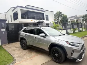 Toyota RAV4 XLE AWD 2024 Silver