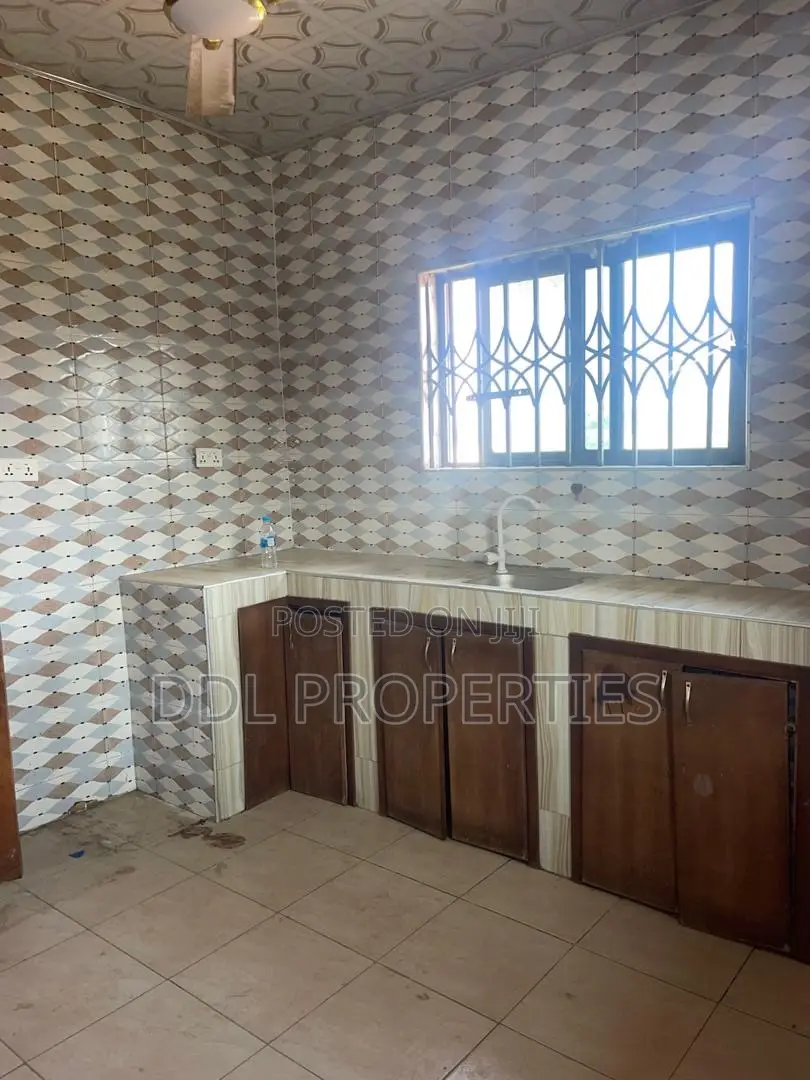 2bdrm Apartment in Ddl Properties, Amasaman for rent