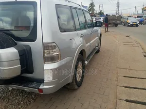Mitsubishi Pajero 2007 Silver