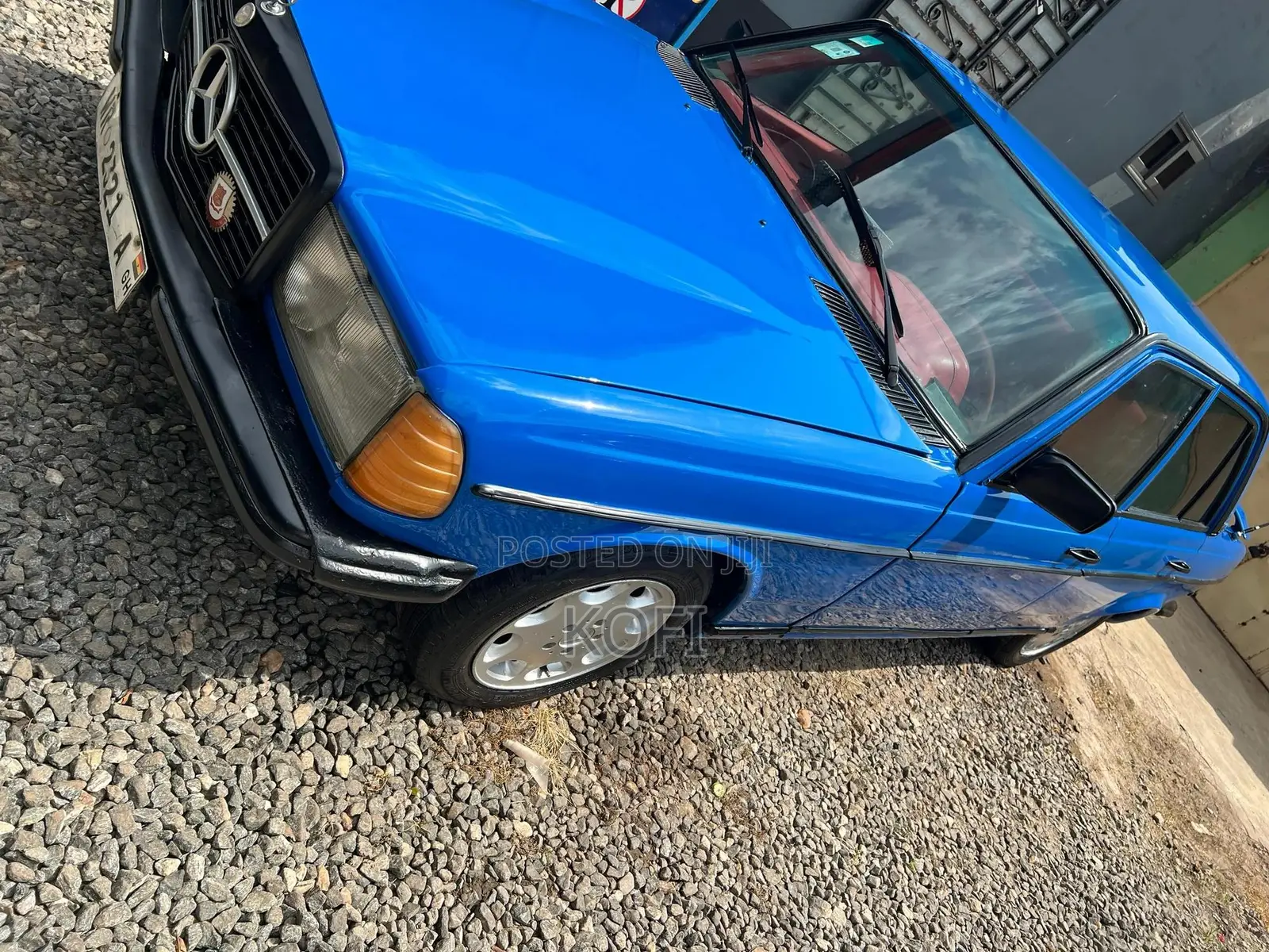Mercedes-Benz W123 1981 Blue