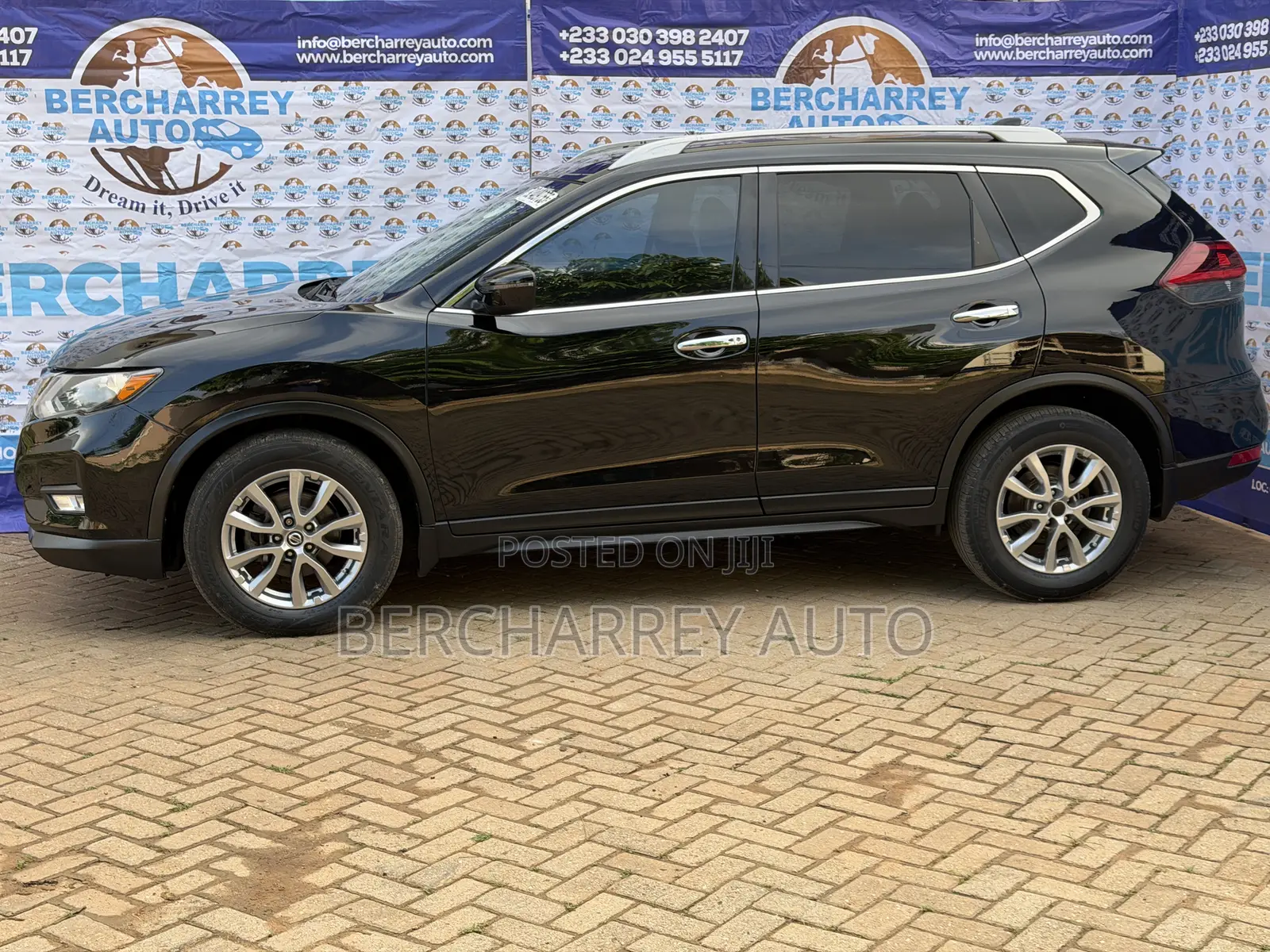 Nissan Rogue SV AWD 2018 Black