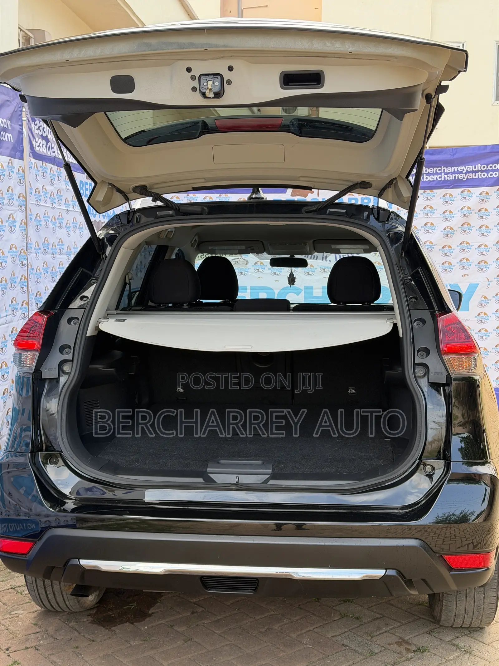 Nissan Rogue SV AWD 2018 Black