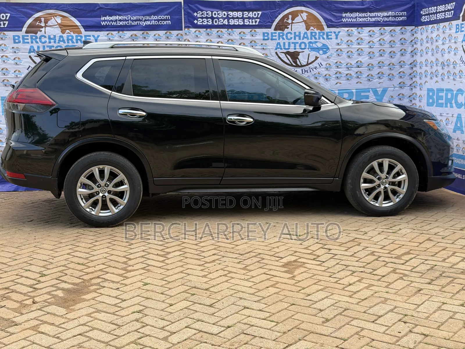 Nissan Rogue SV AWD 2018 Black