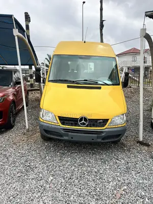 Mercedes-Benz Sprinter 2009 Yellow