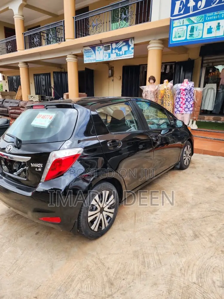 Toyota Yaris LE Hatchback 5dr 2014 Black