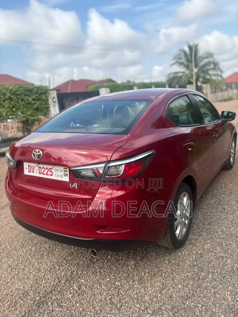 Toyota Yaris iA 1.5 FWD 2018 Red