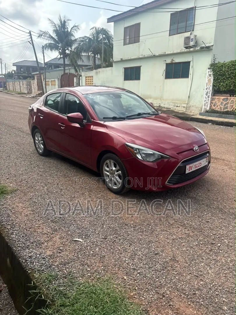 Toyota Yaris iA 1.5 FWD 2018 Red