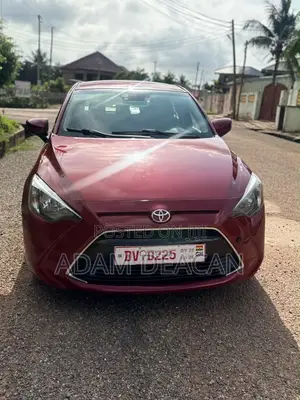 Toyota Yaris iA 1.5 FWD 2018 Red