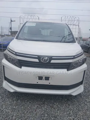Toyota Voxy 2015 White