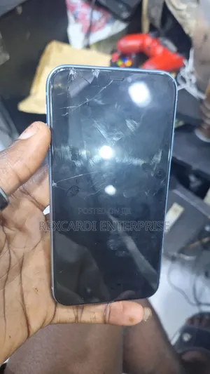 Apple iPhone XR 64 GB White