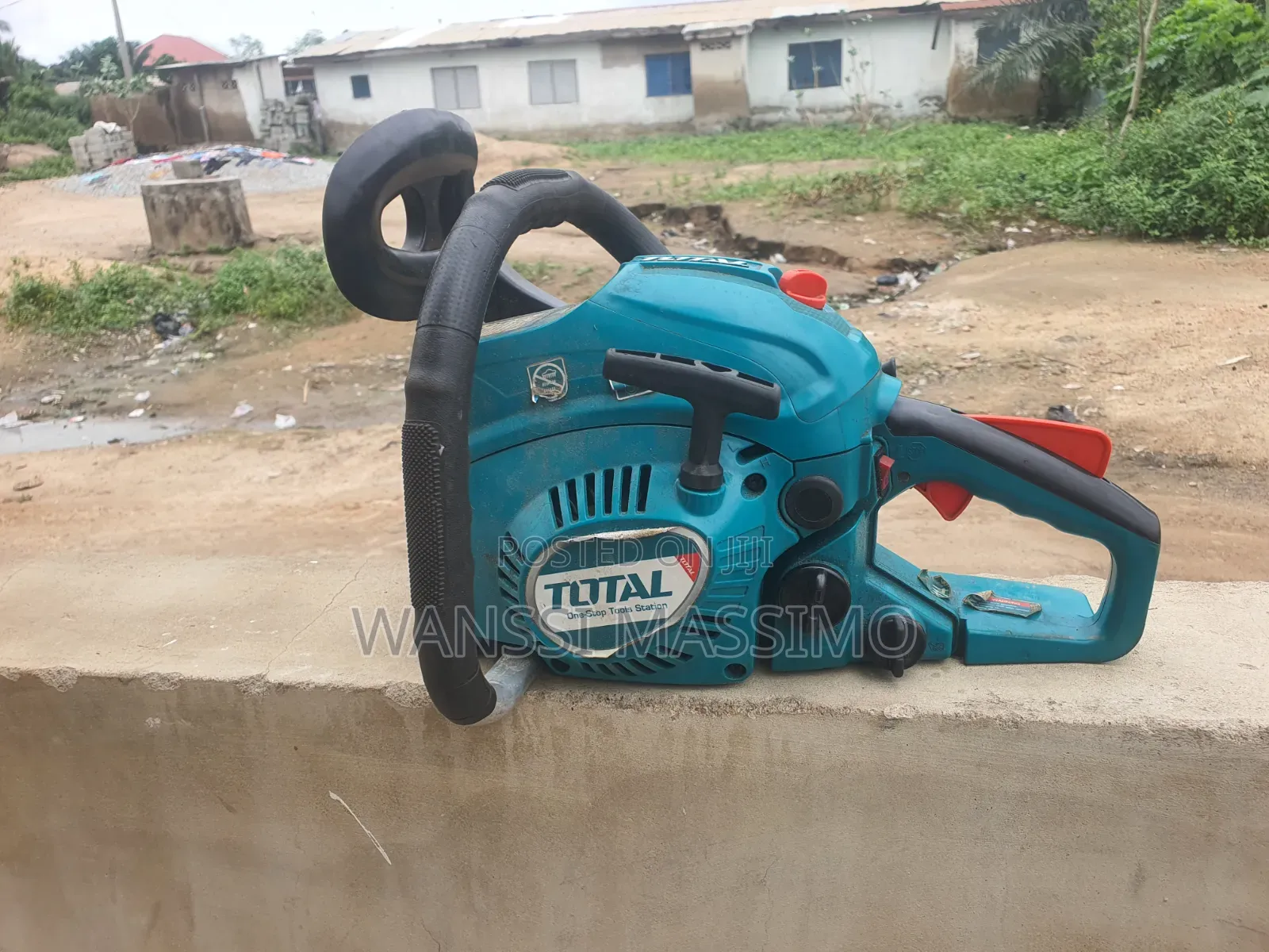 Total 18" Gasoline Chainsaw- Powerful Engine