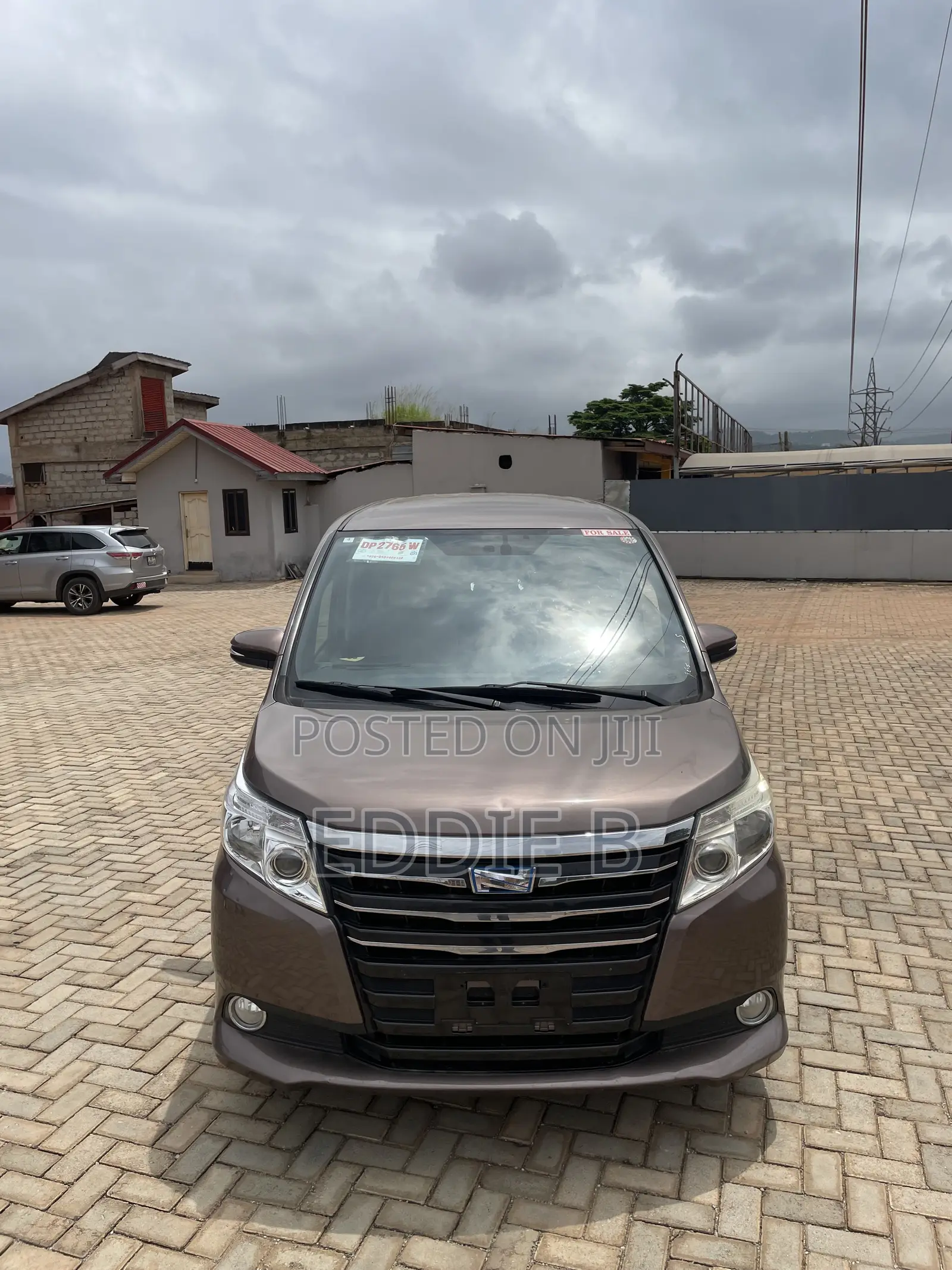 Toyota Noah 2.0 FWD (7 Seater) 2014 Brown
