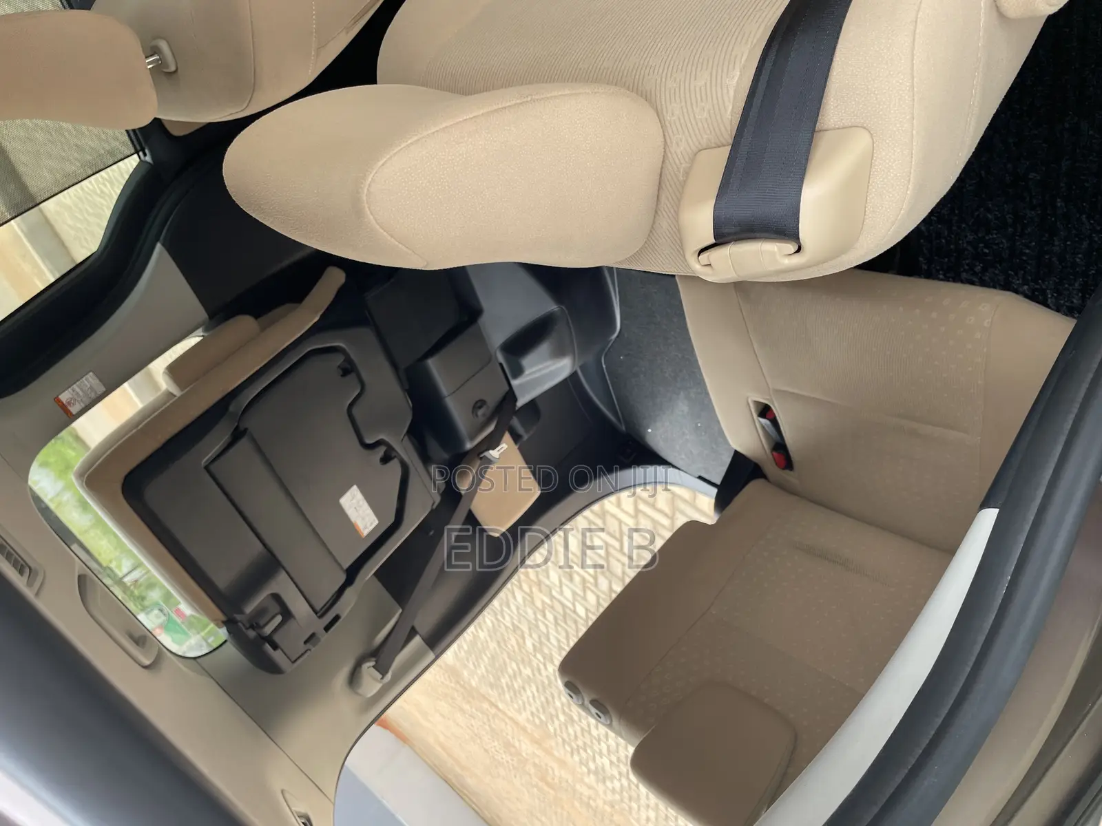 Toyota Noah 2.0 FWD (7 Seater) 2014 Brown