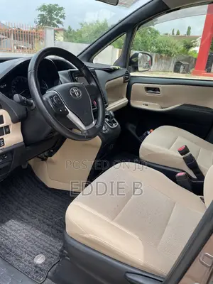 Toyota Noah 2.0 FWD (7 Seater) 2014 Brown