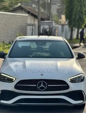 Mercedes-Benz C300 2023 White