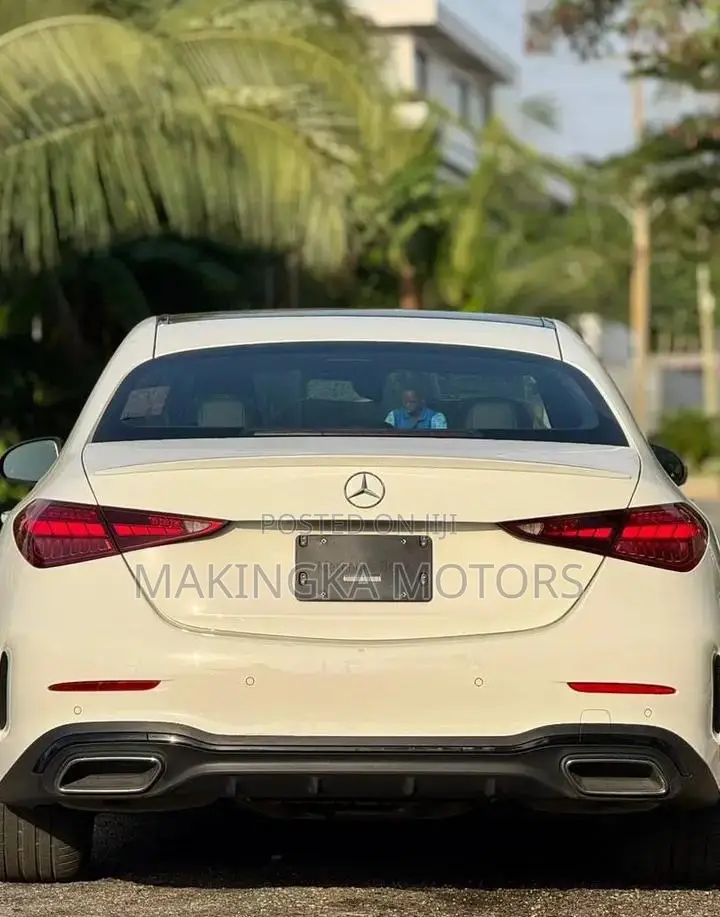 Mercedes-Benz C300 2023 White