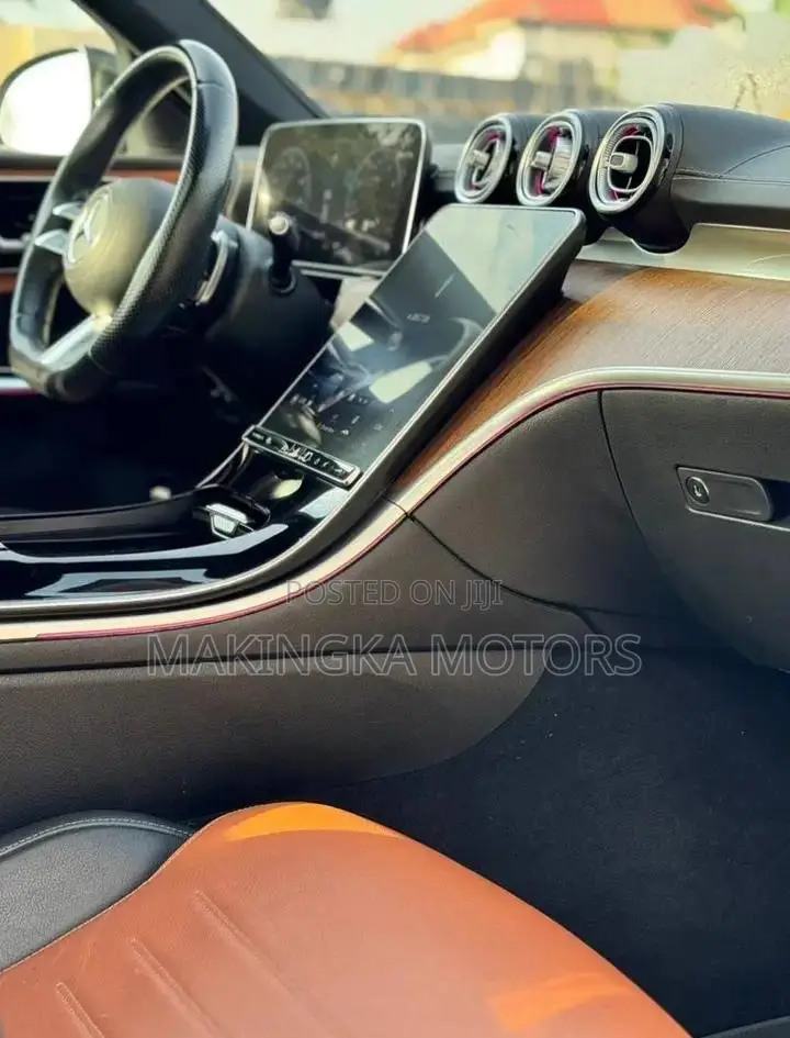 Mercedes-Benz C300 2023 White