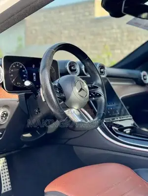 Mercedes-Benz C300 2023 White