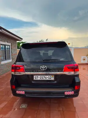 Toyota Land Cruiser 2012 Black