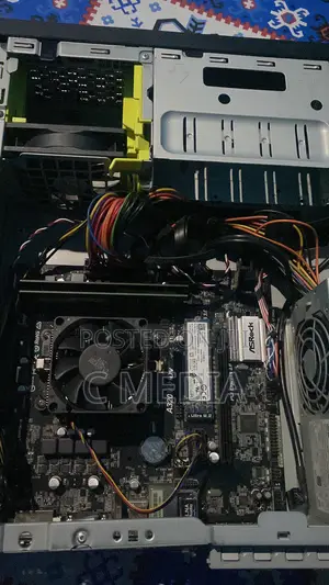 Desktop Computer 8GB AMD A8 HDD+SSD 500GB
