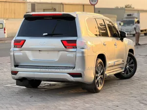 Toyota Land Cruiser 2024 Silver