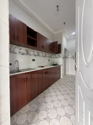 2bdrm Apartment in West Hills Mall Area for rent
