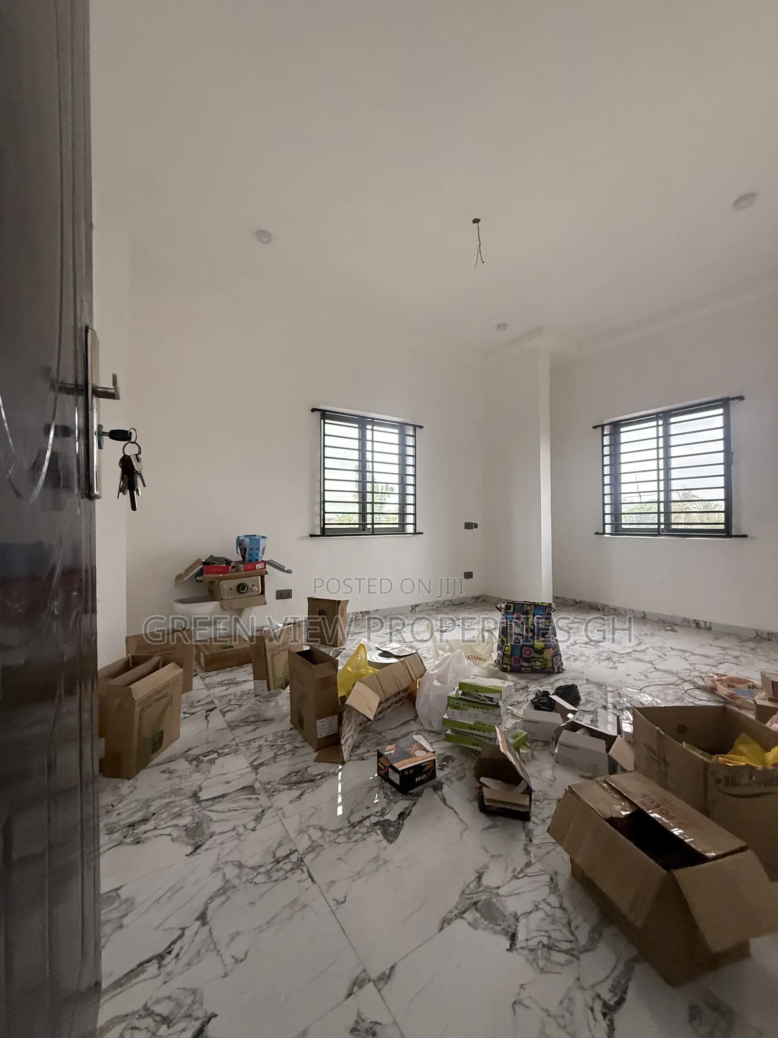 2bdrm Apartment in West Hills Mall Area for rent
