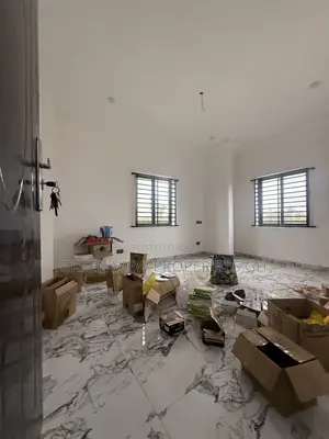2bdrm Apartment in West Hills Mall Area for rent